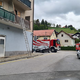 Po trku avta in traktorja potreben tehnični poseg, intervencija zaradi pozabljene hrane