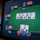 V prepričanju, da igra spletni poker, ostal brez 12.000 evrov