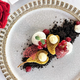 RECEPT: Valentinov 'cheesecake', ki ti bo uspel, četudi si v kuhinji največji 'antitalent' (brez peke!)