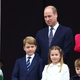 Princ William s sinom Georgeom prvič v javnosti po diagnozi Kate Middleton (ne boš verjela, kaj sta počela)