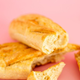 Trik, ki resnično deluje: Si vedela, da lahko kruh uživaš brez, da bi te skrbelo za kilograme?