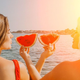 Jih še imate v omari? Te bikinke so pred 10 leti nosile (skoraj) vse, zdaj pa spet kraljujejo na plažah: trend, ki se je vrnil skozi velika vrata