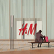 Modni izbor uredništva: 3 najbolj trendi H&M pokrivala za čez kopalke, ki jih morate imeti