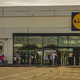 Lidl ima v ponudbi trenutno kos, ki ga jeseni potrebujemo vsi – za manj kot 8 evrov dobite kar dva
