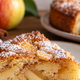 Imate doma 3 jabolka? Specite ta neverjetno sočen jabolčni kolač, ki vedno uspe (recept je tako preprost, da se ga lahko loti vsakdo)