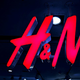 Videti je kot kos iz dizajnerske trgovine, a najdete ga v H&M: ta marmornati lepotec bo povzdignil vsak prostor