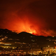 Zaradi požara na otoku Tenerife evakuirali 2600 ljudi
