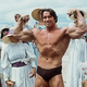 Recenzija serije Arnold: Tri življenja “avstrijskega hrasta”
