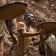 Kri, solze in kobalt: Kako sodobno suženjstvo v Kongu poganja svet
