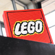 Lego v polletju z malenkost višjimi prihodki in nižjim dobičkom