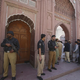 Samomorilski napad v Pakistanu terjal življenja sedmih vojakov