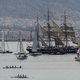 Ladja z olimpijsko plamenico izplula iz Pireja proti Franciji