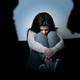 Štiri leta in pol zapora za posilstvo hčerine prijateljice