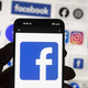 Prevara s skrito naročnino: porast lažnih Facebook strani