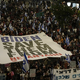 Mirovni predlog: V Izraelu ljudje na ulicah, ministra grozita z odstopom