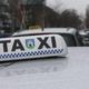 Taksist za kratko vožnjo zaračunal 195 evrov in ogorčena potnika zaklenil v avto