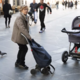 Pred 50 leti 30.000 rojstev, lani manj kot 17.000: Slovenija se stara