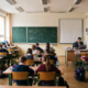 Učitelj kar med poukom obiskoval pornografske spletne strani