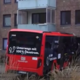 Šolski avtobus v Nemčiji trčil v stanovanjski blok, hudo poškodovanih 14 ljudi