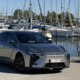 Lexus ES je zrasel v velikana: razkošje in hibridni pogon za 63.400 evrov