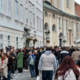 Volilna gneča tudi v Ljubljani: srbski državljani prišli oddat svoj glas