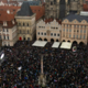 Več deset tisoč ljudi na shodu v podporo češkemu predsedniku