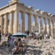 Antično mesto na robu zloma: v Atenah 8 milijonov turistov, župan bo ostro ukrepal