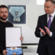Poljski predsednik hoče odvzeti Zelenskemu visoko odlikovanje