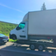 Zmagovalec tedna: na avtocesti z neustrezno prikolico vlekel trikrat težji tovor. Domov je odšel peš
