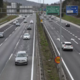 Razmere na slovenskih cestah ob 12. uri: ovire in zastoji