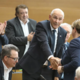 Janševa ekipa med lojalnostjo, presenečenji in politično prtljago