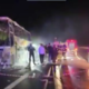 (VIDEO) Tragedija na avtocesti: v gorečem avtobusu umrlo 8 ljudi, tudi dojenček