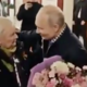 Putin po govoricah o skrivanju v bunkerju objavil videoposnetek z nekdanjo učiteljico