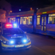 Policist brez smisla za humor? Kaznoval odvetnika, ker ga je 'spustil' v njegovi prisotnosti