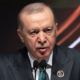 Erdogan po protestih razveljavil odlok o zaprtju ugledne liberalne univerze