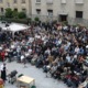 Nad državo s satiro o žrtvovanju za “višje cilje”