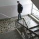 Prepoved približevanja ne ustavi nasilja: zakaj sistem odpove pri ponavljajočem nasilju