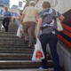 Vam na stopnicah zmanjkuje sape? Zdravniki pojasnjujejo, kaj to pomeni