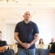 Zanika, da bi ženo umoril, jo razkosal in skril v greznico