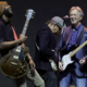 (VIDEO) Eric Clapton predčasno zapustil oder. Razlog je prav neroden incident