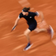 Menšik boljši v četrtfinalni poslastici dveh mladih igralcev