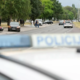 Pijan in zadrogiran Slovenec razbijal po lokalu in policistom grozil s smrtjo