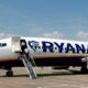 Ryanair pod lupo zaradi zaračunavanja rezervacij sedežev poleg otrok