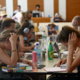 Zaradi vročine dijaki maturo opravljali v podzemni garaži