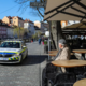 En razbijal inventar v lokalu, drugi udaril gosta