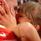 Taylor Swift je do oltarja stopila ob svoji uspešnici Love Story