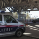 Truplo 99-letnice zazidano v steni hiše, v Dubaju aretirali sina zdravnika