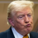 Trump zavrnil podpis stanovanjskega zakona, ki bo vseeno stopil v veljavo