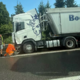 Na primorski avtocesti pokvarjen tovornjak ovira promet, nastajajo zastoji
