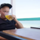 Alkohol v vročini dodatno obremeni telo in poveča tveganje za zdravstvene zaplete